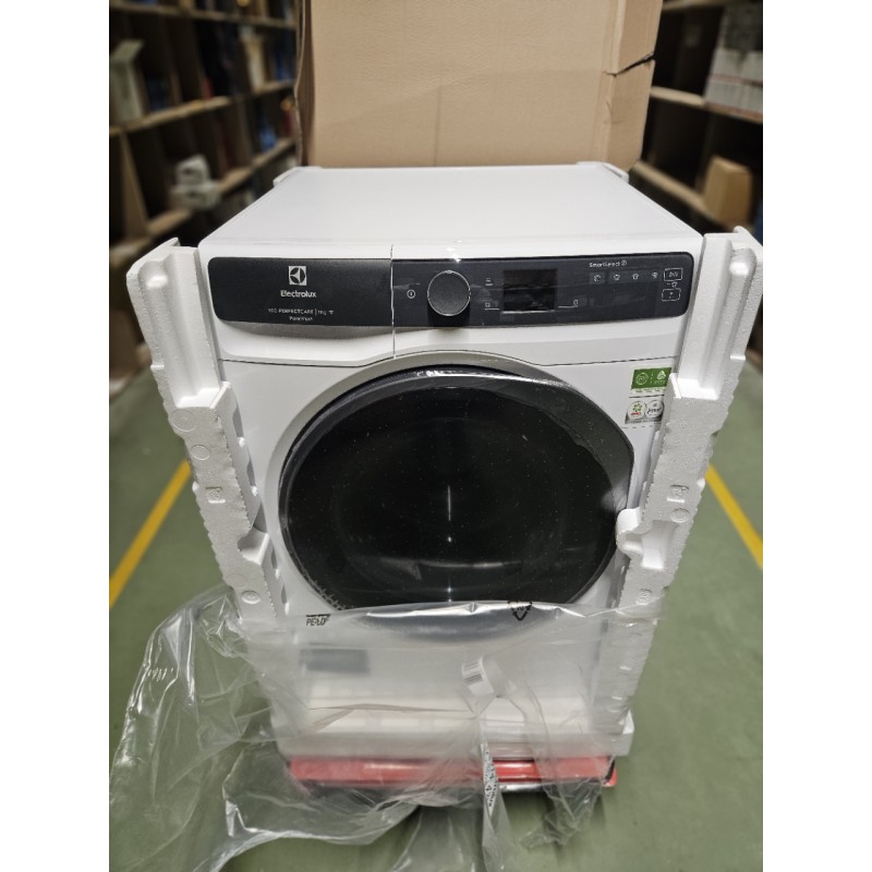 Electrolux PerfectCare EW9F7607WCE, serija 900, perilica rublja 11kg i 1600 okretaja  - oštećena ambalaža